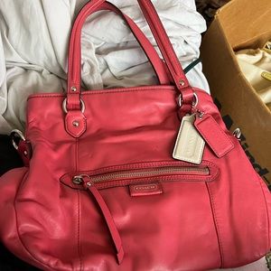 DAISY LEATHER MIA
COACH F23901 SILVER/CORAL